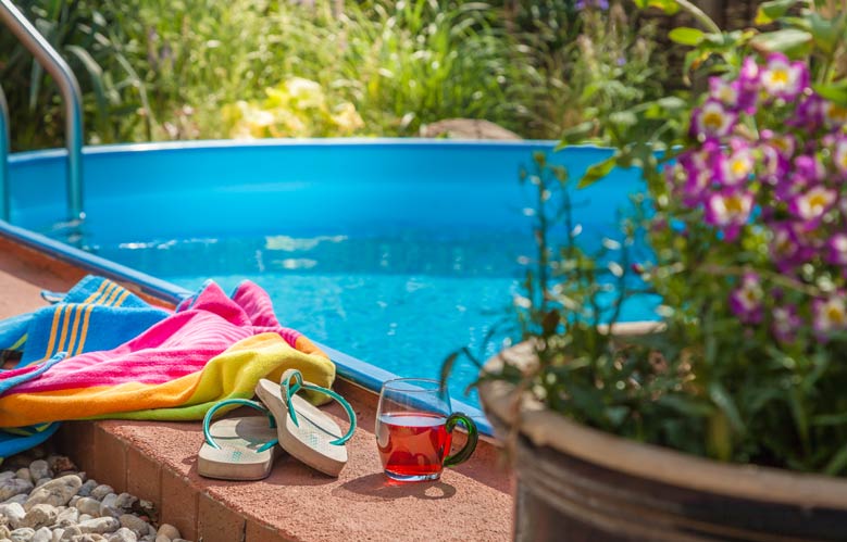 Pool bildet das Herz der Wohlfühloase